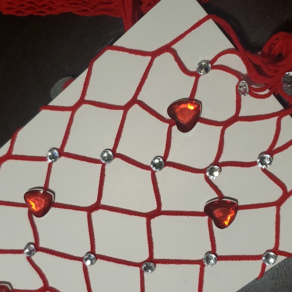 🌼New boutique Heart & Rhinestone fishnet stockings - Picture 5 of 5
